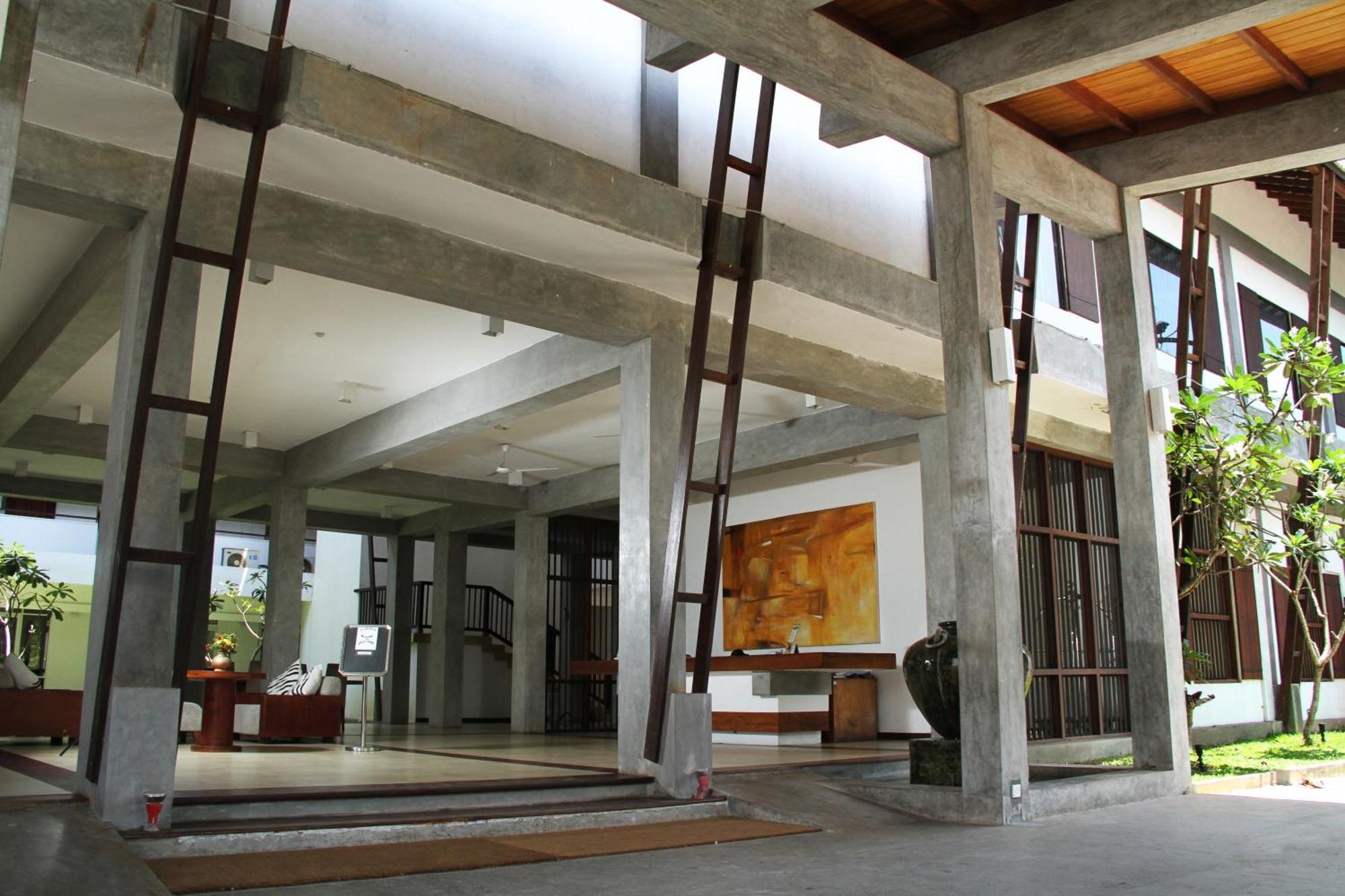 โรงแรมโกลดิ แซนด์ เนกอมโบ ภายนอก รูปภาพ