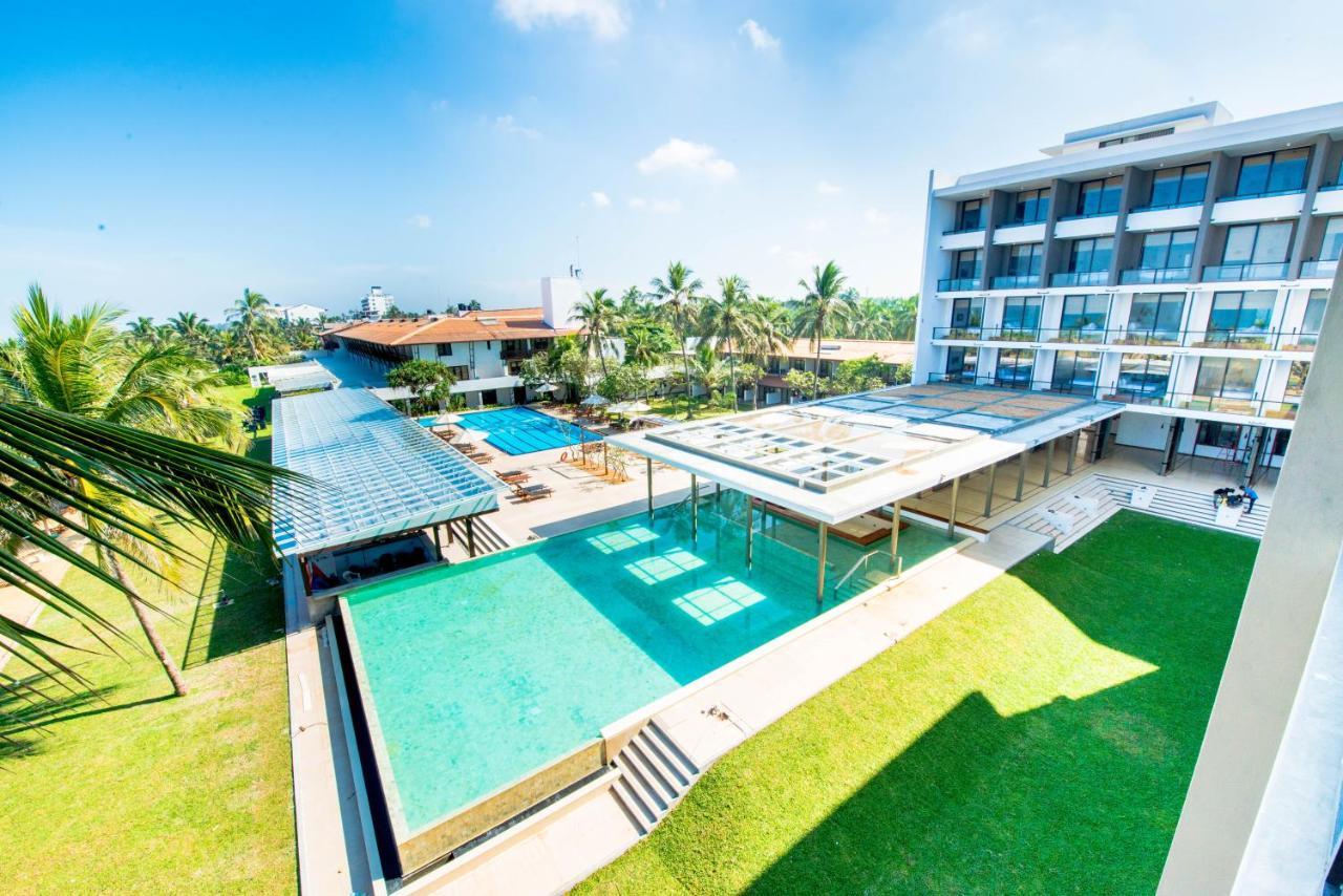 โรงแรมโกลดิ แซนด์ เนกอมโบ ภายนอก รูปภาพ