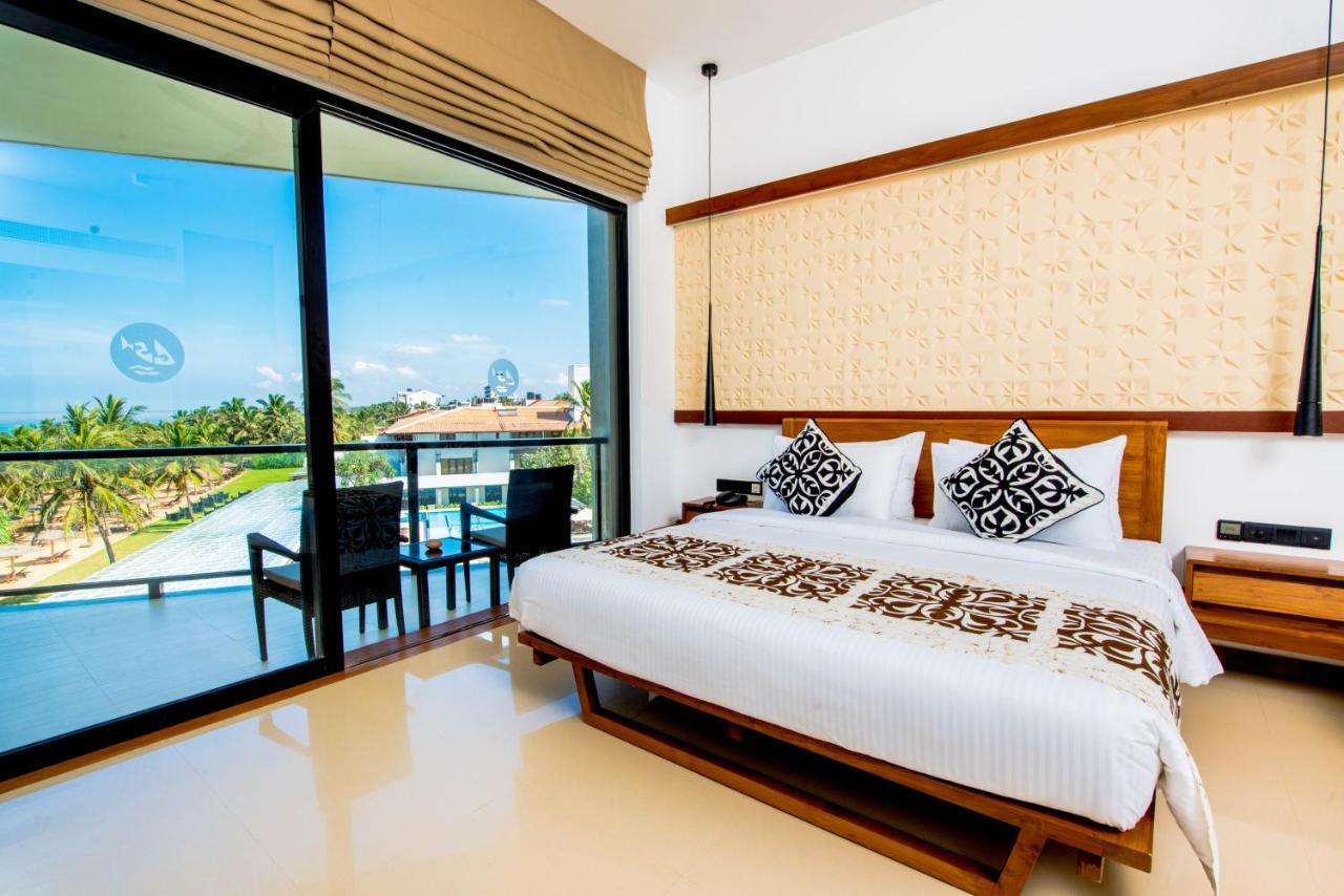 โรงแรมโกลดิ แซนด์ เนกอมโบ ภายนอก รูปภาพ